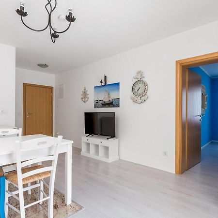 1 Bedroom Gorgeous Apartment In Moscenicka Draga Luaran gambar