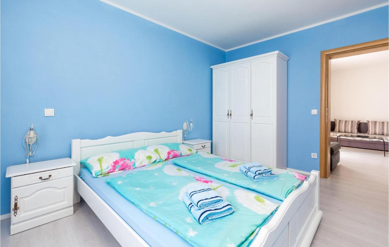 1 Bedroom Gorgeous Apartment In Moscenicka Draga Luaran gambar