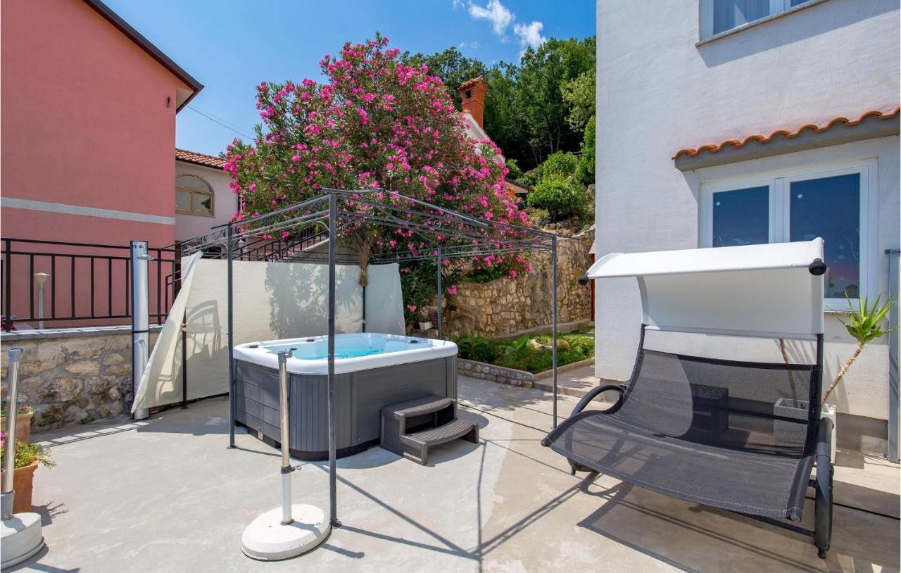 1 Bedroom Gorgeous Apartment In Moscenicka Draga Luaran gambar